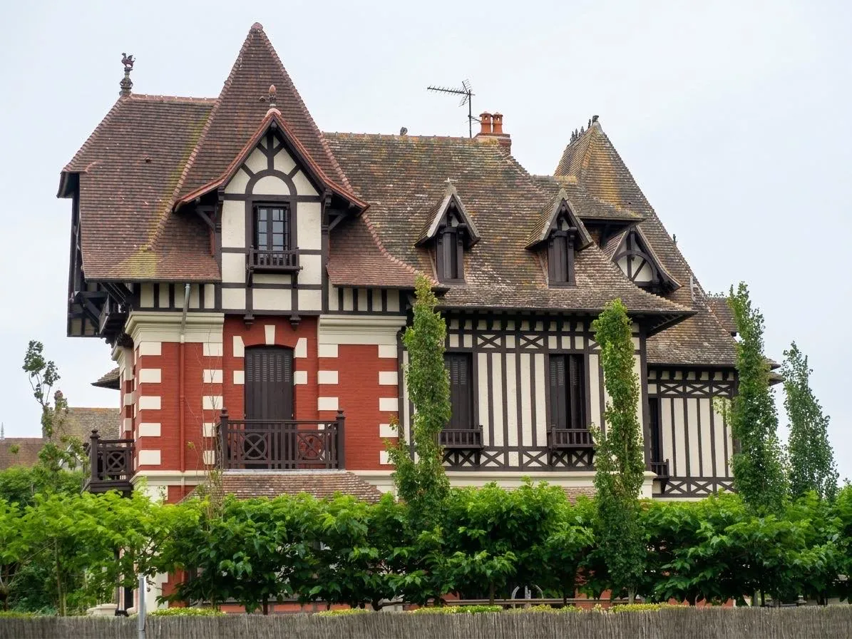 Ravalement de façade en pierre de Caen Ravalement de façade en pierre de Caen